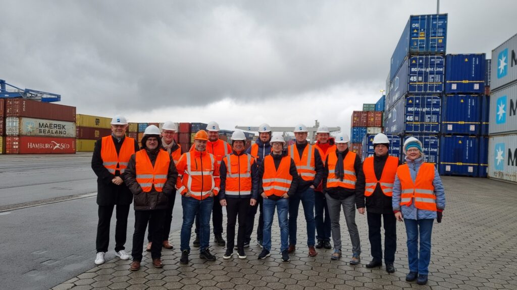 Terminalbesichtigung bei Hutchison Ports in Duisburg-Ruhrort Hafen